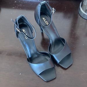 Aldo Size 8 Open foot Heel